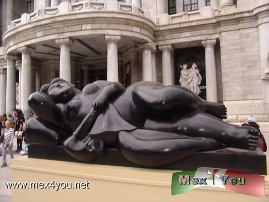 Botero en Bellas Artes (03-06)
Photo by: Antonio Pacheco 
Keywords: botero palacio bellas artes estatuas