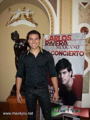 Carlos Rivera en Concierto (02-02) 
La presentaciÃ³n, apoyada por la SecretarÃ­a de Cultura del Distrito Federal, se llevarÃ¡ a cabo el jueves 4 de agosto a las 20:30 horas, y en ella el joven intÃ©rprete harÃ¡ gala de su talento vocal de tenor lÃ­rico, y cumplirÃ¡ el anhelo de â€œcantar en este escenario tan importante, para el cual hoy creo tener la preparaciÃ³n suficiente para dar un buen espectÃ¡culoâ€.

ExplicÃ³ que el concierto, ademÃ¡s de ser un homenaje a grandes compositores mexicanos como AgustÃ­n Lara, JosÃ© Alfredo JimÃ©nez, Cuco SÃ¡nchez, Consuelo VelÃ¡zquez, Pedro Infante, Juan Gabriel o el trÃ­o Los Panchos, serÃ¡ dedicado a su abuela que perdiera hace seis meses, pues â€œgracias a ella, que me llevÃ³ de la mano cuando era pequeÃ±o en mi tierra Huamantla (Tlaxcala), conocÃ­ los trÃ­os, e
Keywords: carlos rivera concierto teatro ciudad theater city esperanza iris academia 