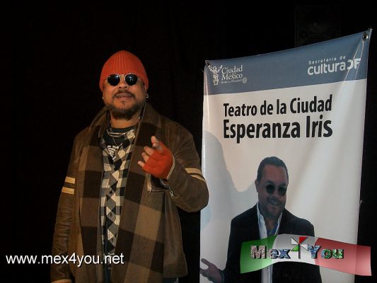 Francisco CÃ©spedes  MÃ¡s cerca de tÃ­... (02-02)
El disco es la recopilaciÃ³n de una serie de canciones que el artista grabÃ³ en vivo en un pequeÃ±o bar de la Ciudad de Monterrey, Nuevo LeÃ³n y contiene 18 temas, entre ellos 13 de las canciones que lo han llevado a la cima: DÃ³nde estÃ¡ la vida, Pensar en Ti, Nadie como tÃº, Morena, SeÃ±ora y Vida Loca, ademÃ¡s de 5 temas inÃ©ditos: Nunca mÃ¡s, Dime tÃº, Parece que, Ya no es lo mismo y Si no fuera por ti.

Text and Photo: YanÃ­n RamÃ­rez
Keywords: teatro de la ciudad francisco cÃ©spedes nuevo disco mÃ¡s cerca de ti