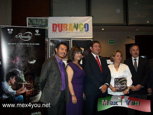 Festival "Revueltas" de Durango (02-02)
El Festival Cultural "Revueltas" se ve plasmada en los conciertos de grandes de la mÃºsica espaÃ±ola como Ana Torroja, Diego ( El Cigala) , El consorcio y Miguel RÃ­os, a los cuales se suman la representaciÃ³n escÃ©nica de " Bodas de Sangre" de Federico GarcÃ­a Lorca y en las letras la presencia de Luis Marina, Juan Carlos Abril y Jordi Virallonga. 

Son 9 eventos internacionales , 40 nacionales contando MichoacÃ¡n, Coahuila, QuerÃ©taro y Gomez Palacio entre otros, asÃ­ como mÃ¡s de 40 eventos locales. 

Photo by: YanÃ­n RamÃ­rez 
Keywords: festival revueltas durango