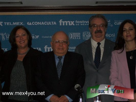 Festival de MÃ©xico  / Mexico Festival  27 Edition (01-02)
El 8 de Febrero se llevÃ³ a cabo la conferencia de prensa para anunciar la inauguraciÃ³n del Festival de MÃ©xico, FMX, en su 27 ediciÃ³n y que se llevarÃ¡ a cabo del 10 al 27 de Marzo,  en el cual el Doctor Gerardo Estrada indicÃ³ que se tendrÃ¡n 48 actividades, las cuales se harÃ¡n en recintos cerrados y 10 en espacios abiertos.  Se tiene un presupuesto final de 19 millones de pesos. 

Entre las actividades a llevarse a cabo tenemos: mÃºsica, danza, Ã³pera, teatro, literatura, animasivo y la restauraciÃ³n "El Cristo de la Capilla de ExpiraciÃ³n de Santo Domingo" y como nueva versiÃ³n Aural "MÃºsica Experimental "


Photo by: YanÃ­n RamÃ­rez
Keywords: festival mexico fmx ciudad mexico city elena cepeda 
