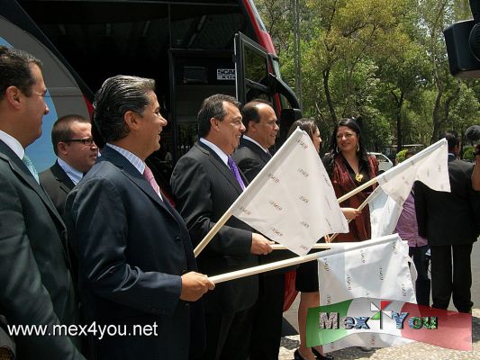 Jornadas Alarconianas y Banderazo nuevo Turibus a Taxco (01-03)
A partir del 24 de junio se inician las Jornadas Alarconianas en Taxco, Guerrero y  habrÃ¡ paquetes turÃ­sticos todo incluido, ademÃ¡s se dio el banderazo de salida de una nueva ruta del TuribÃºs: Ciudad de MÃ©xico-Taxco, anunciaron el secretario de Turismo del GDF, Alejandro Rojas DÃ­az DurÃ¡n y el gobernador guerrerense Ãngel Heladio Aguirre Rivero. 

Photo by: YanÃ­n RamÃ­rez 
Keywords: jornadas alarconianas alejandro rojas taxco guerrero 