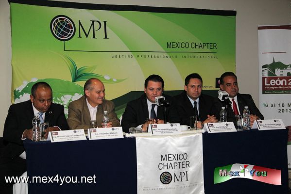 VII Congreso de Meeting Professionals international 2013 (01-02)
Meeting Professional International (MPI) es la asociaciÃ³n lider mundial que apoya a sus miembros  a ser exitosos mediante la capacitaciÃ³n profesional, al crear una comunidad global unida por el turismo de reuniones y conocimiento del mercado. 

Fundada en 1972 , estÃ¡ integrada por mÃ¡s de 21,000 profesionales de la industria de turismo de reuniones, representados en cada uno de los 71 clubes y capÃ­tulos que la conforman en 86 paÃ­ses alrededor del mundo. En MÃ©xico se fundÃ³ en el aÃ±o 2000 y agrupa 125 profesionales 

Foto de JesÃºs SÃ¡nchez  
Keywords: vii congreso meeting professionals internacional mpi chapter mexico