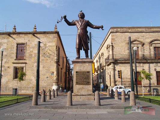 Plaza Hidalgo / Hidalgo Square Guadalajara
Keywords: Plaza Hidalgo  Hidalgo Square Guadalajara