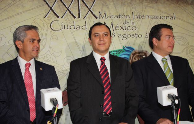 Presentan las playeras del XXIX MaratÃ³n Internacional de la Ciudad de MÃ©xico (01-03)
El ComitÃ© Organizador del XXIX MaratÃ³n Internacional de la Ciudad de MÃ©xico presentÃ³ este lunes las playeras oficiales del MaratÃ³n y Medio MaratÃ³n, que habrÃ¡n de portar las y los corredores en este magno evento que se realizarÃ¡ el prÃ³ximo 28 de agosto.  
Keywords: playeras maraton internacional ciudad mexico city marathon skirts skirt 29 xxix