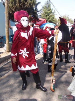 Carnaval PeÃ±Ã³n de los BaÃ±os / PeÃ±on de los BaÃ±os Carnival (07-10)
Los bailarines del carnaval pertenecen a diversos barrios del PeÃ±Ã³n de los BaÃ±os, los cuales al transcurrir el dÃ­a se van integrando en un gran contingente.

The carnival dancers belong to differents neighborhoods of the PeÃ±Ã³n de los BaÃ±os, which to pass the day integrate a large contingent.
Keywords: carnaval carnival peÃ±on baÃ±os