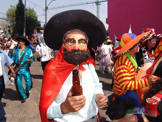 Carnaval PeÃ±Ã³n de los BaÃ±os / PeÃ±on de los BaÃ±os Carnival (09-10)
A la salud de todos los asistentes al Carnaval del PeÃ±Ã³n de los BaÃ±os Â¡Â¡Â¡

To the health of all those attending the Carnival del PeÃ±Ã³n de los BaÃ±os
Keywords: carnaval carnival peÃ±on baÃ±os