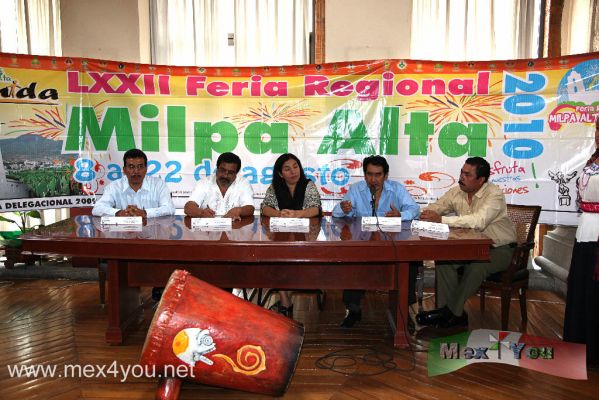 Feria Regional de Milpa Alta 2010 (01-03)
El martes 3 de Agosto se llevÃ³ a cabo una Conferencia de Prensa para dar a conocer la LXXII Feria Regional , Milpa Alta 2010.  La cual se llevarÃ¡ a cabo del 8 al 22 de agosto; dicha feria sirve de marco para dar a conocer la cultura, la variedad gastronÃ³mica a base de alimentos tradicionales de nuestra cocina como el nopal y el mole, asÃ­ como su creciente producciÃ³n agropecuaria y comercial. 


Photo by: JesÃºs SÃ¡nchez
Keywords: feria regional milpa alta fair 