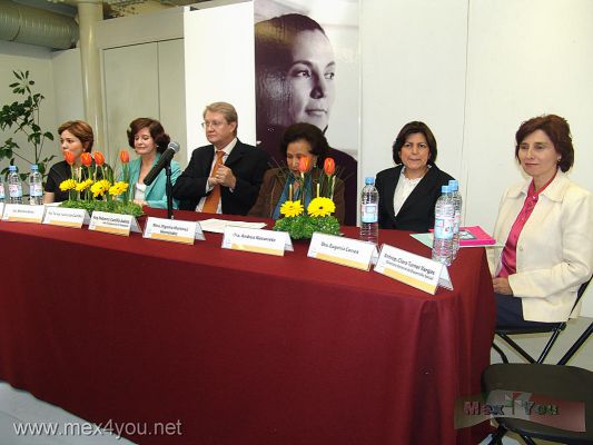 Homenaje a Ifigenia Martinez en el Marco del DÃ­a de la Mujer /Homage to Ifigenia MartÃ­nez in the Woman Day CoyoacÃ¡n 2008 (01-05)
En el marco de la CelebraciÃ³n del DÃ­a de la Mujer La DelegaciÃ³n CoyoacÃ¡n a travÃ©s de la DirecciÃ³n General de Desarrollo Social brindÃ³ un homenage a la Maestra Ifigenia MartÃ­nez HernÃ¡ndez.

Under the Women Day Delegation CoyoacÃ¡n through the Directorate General of Social Development provided a homage to the Master Ifigenia Martinez Hernandez.
Keywords: heberto castillo ifigenia martinez coyoacan