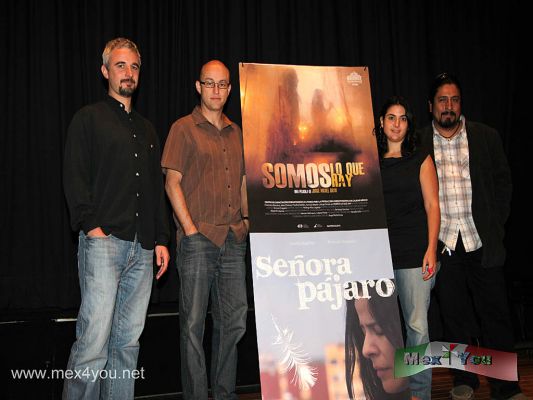 Cine Mexicano a Cannes / Mexican Films to Cannes 2010 (02-03)
SINOPSIS  Somos lo que Hay: 
Una familia queda desamparada al morir su padre y lÃ­der; a partir de ese momento su viuda y sus tres hijos enfrentan una tempestad; Los cuatro tendrÃ¡n que darle la cara a su peor pesadilla, conseguir alimento por su propia mano.
Continuar con sus ritos es vital, deben comer carne humana para sobrevivir. Ahora, por decreto, el mayor de los hermanos, un adolescente desubicado, tendrÃ¡ que guiar a los suyos.
Photo by: JesÃºs SÃ¡nchez


Keywords: cine mexicano mexican movies movie film cannes 