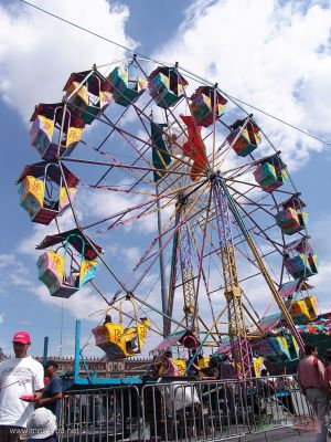 Primera Feria del Arte Popular / First  Popular Art Fair Mexico City 2007  ( 05-07 )
La Primera Feria de Arte Popular se llevarÃ¡ a cabo del sabado 8 y hasta el sÃ¡bado 14 de Septiembre donde tambiÃ©n encontrarÃ¡ juegos para los niÃ±os y adultos.

The First Popular Art Fair will be carried out from Saturday 8th and until Saturday 14th  of September where also it will find games for the children and adults.
Keywords: arte popular art feria fair  artesania artesanias  craft  zocalo rueda fortuna