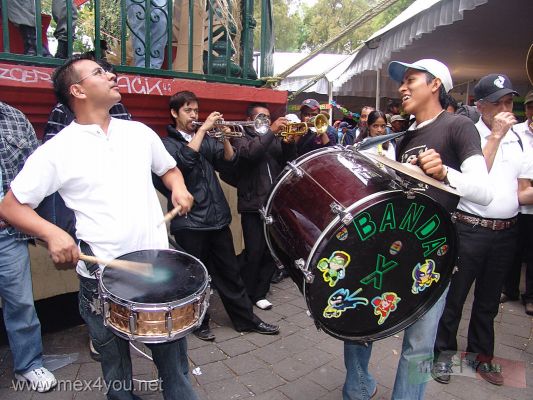 La Flor mÃ¡s Bella del Ejido / The Most Flower of Ejido Final 2008  (04-10)
La mÃºsica de banda no podÃ­a faltar, la cual acompaÃ±aba con sus ritmos a los asistentes a la DelegaciÃ³n Xochimilco.

The Banda music could not miss in this event, which the people could enjoy in the  Xochimilco Delegation.
Keywords: flor flower ejido xochimilco mas bella  musica
