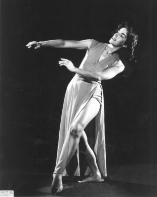 Dia Internacional de la Danza / Dance International Day (01-03)
La danza para todos. Bajo esa filosofÃ­a, diversas instituciones culturales y educativas del paÃ­s unirÃ¡n esfuerzos este aÃ±o para celebrar el DÃ­a Internacional de la Danza (29 de abril), que en esta ocasiÃ³n se dedica  la memoria de Josefina Lavalle, con una gran celebraciÃ³n en la Ciudad de MÃ©xico. 

Este 2010, la conmemoraciÃ³n de una fecha tan significativa para los protagonistas del arte del cuerpo en movimiento serÃ¡ especial, ya que las autoridades involucradas refrendan su compromiso de fortalecer la promociÃ³n de esta disciplina artÃ­stica llevÃ¡ndola a mÃ¡s espacios, y por ende, a mayores pÃºblicos. 

Keywords: dia internacional danza dance international day 