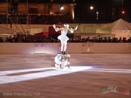 Clausura Pista Hielo / Ending Ice Rink 2008 (04-05)
Enseguida se llevÃ³ a cabo espectÃ¡culos de acrobacia por parte de patinadores Ukranianos Vladimir Besedin y Oleksiy Polishchuk asÃ­ como la patinadora francesa Surya Bonaly. Los cuales ocasionaron los aplausos de todos los asistentes.

Then took place acrobatic performances by Ukranians skaters Vladimir Besedin y Oleksiy Polishchuk and the French skater oqiu. Which led the applause from all attendees.
Keywords: clausura pista hielo ending Ice rink zocalo ciudad mexico city