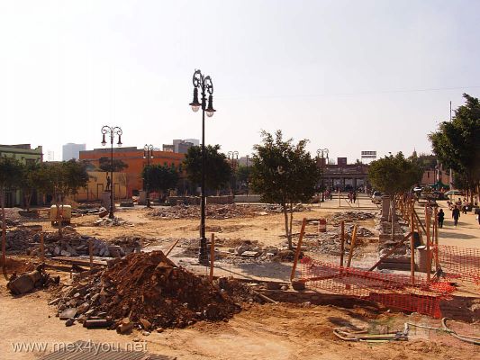 Nuevo Garibaldi / New Garibaldi (03-03)
Dentro de los trabajos del 2008 se han llevado a cabo demoliciones para obras de sustituciÃ³n de pisos, alumbrado pÃºblico, mobiliario urbano y jardinerÃ­a, todas estas obras se realizan en la Plaza Garibaldi y en el callejÃ³n de la Amargura, todas estas con un monto de 36 millones de pesos. 

Within the work of 2008 have been carried out demolition works for replacement of flooring, lighting, street furniture and landscaping, all these works are carried out in the Plaza Garibaldi and in the alley of Bitterness, all these with a total of 36 million pesos.

Keywords: garibaldi alejandro rojas ciudad mexico city