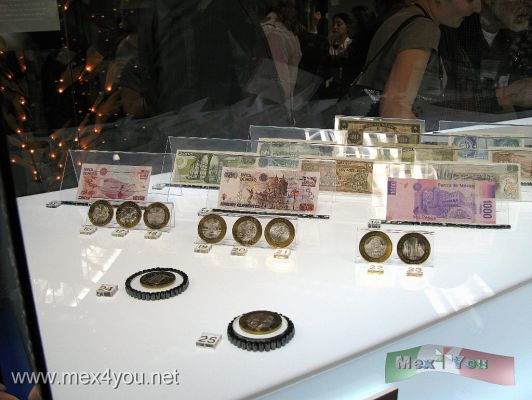 Zlotys & Pesos (01-04)
Keywords: zlotys pesos monedas