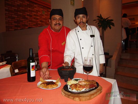 PremiaciÃ³n Casa Regia Restaurante / Casa Regia Restaurante Award (06-07)
Usted podrÃ¡ probar en Casa Regia los mÃ¡s ricos platillos elaborados con ingredientes de primera calidad a precios bastantes accesibles y acompaÃ±ar su platillo con una gran variedad selecciÃ³n de vinos de diversas partes del mundo como: EspaÃ±a, Chile, Argentina, Australia y por supuesto nuestro paÃ­s con vinos de Baja California.

You may eat in Casa Regia a great variety of  dishes made with top quality ingredients at prices accessible enough and accompany your dish  with a wide variety selection of wines from around the world: Spain, Chile, Argentina, Australia and of course our country with wines from Baja California.
Keywords: restaurante monterrey casa regia polanco cocina comida food cuisine