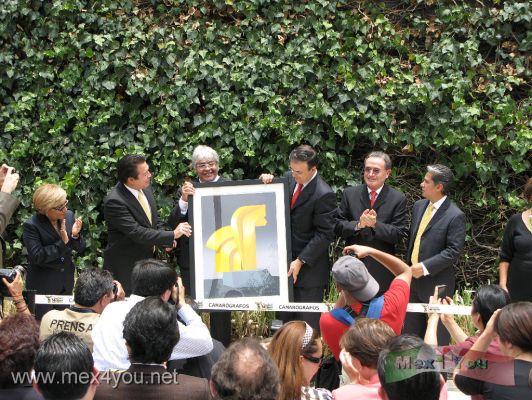 ReinaguraciÃ²n del Caballito /  Caballito Reopening
El miercoles 17 de junio se reinagurÃ² la estatua del Caballito con el Jefe de Gobierno Marcelo Ebrard, el Secretario de Turismo: Alejandro Rojas y el Escultor Sebastian en la avenida Juarez.

On Wednesday June 17 is the statue of the horse reinagurÃ² with the Head of Government Marcelo Ebrard, the Secretary of Tourism: Alejandro Rojas Sebastian Escultor and on Avenida Juarez.
Keywords: caballito caballo opening reopening inaguracion reinaguracion marcelo ebrard sebastian