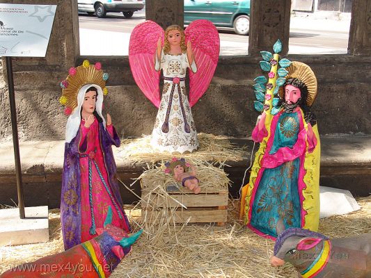 Nacimientos en la Ciudad de MÃ©xico /  Nativity Scenes in Mexico City (02-07) 2008
A lo largo de la avenida del Paseo de la Reforma podemos ver distintas concepciones de los nacimientos elaborados en los mÃ¡s variados materiales tales como: barro, papel, hojas de maÃ­z, cerÃ¡mica e incluso metal.  Todos comparten los tradicionales elementos: La Virgen, San JosÃ©, el Ãngel, los Reyes Magos y por supuesto el NiÃ±o JesÃºs. 

Along the avenue of Paseo de la Reforma we can see different conceptions of births produced in the most varied materials such as clay, paper, leaves of maize, pottery and even metal. All share the traditional elements: La Virgen, San Jose, Angel, the Magi and of course baby Jesus.

Nacimiento del Museo de las Intervenciones. 

Keywords: nacimientos nativity scenes paseo reforma avenue mexico city navidad xmas christmas
