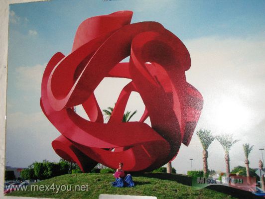 Yvonne Domenge  Escultora / Sculptor  (02-04)
Durante los Ã¹ltimos 35 aÃ±os de su desempeÃ±o en el Ã rea de las artes plÃ sticas se ha centrado en la escultura. Ha participado en mÃ s de 40 exposiciones individuales y en mÃ s de 165 colectivas tanto en MÃ¨xico como en el extranjero, incluyendo el Museo de Arte Moderno, D.F., el Museo de Arte ContemporÃ neo de Monterrey (MARCO), asÃ¬ como el Museo de Louvre, ParÃ¬s, Francia. 

Over the past 35 years of its performance in the area of the visual arts has focused on sculpture. He has participated in over 40 solo exhibitions and over 165 collective in Mexico and abroad, including the Museo de Arte Moderno, Mexico City, the Museo de Arte ContemporÃ¡neo de Monterrey (MARCO) and the Louvre Museum, Paris , France

PHOTO BY:  JesÃ¹s SÃ nchez.
Keywords: yvonne domenge escultora sculptor