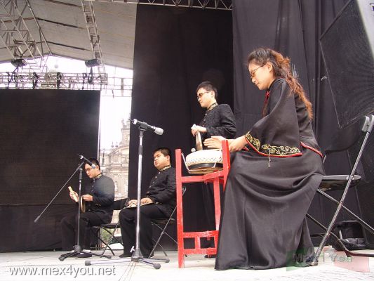 Experimentar  China en MÃ©xico / Experimenting China in Mexico 2007  (06-15)
Con los talentosos artÃ­stas Chinos pertenecientes al grupo â€œ Belleza Celestial de la MÃºsica China â€œ  pudimos disfrutar de un extracto de Ã³pera China

We could enjoy an extract of Chinese opera performed by the group: Celestial beauty of Chinese Music

Keywords: china mexico exposicion fotografia paseo reforma ciudad mexico city