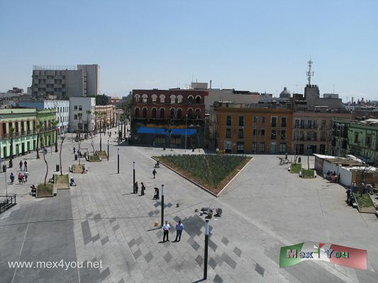 Avances de la Plaza Garibaldi  / Garibaldi Square Progress (02-04)
La zona de Garibaldi deberÃ¡ ser considerada como Patrimonio TurÃ­stico y Cultural de la Ciudad de MÃ©xico por sus riquezas  artÃ­sticas, gastronÃ³micas, populares, artesanales, folclÃ³ricas, arquitectÃ³nicas y por el sonido mariachi, afirmÃ³ el secretario de Turismo de la Ciudad de MÃ©xico, Alejandro Rojas DÃ­az DurÃ¡n. 



Photo by: JeÃºs SÃ¡nchez 
Keywords: plaza garibaldi square mariachi  ciudad mexico city 