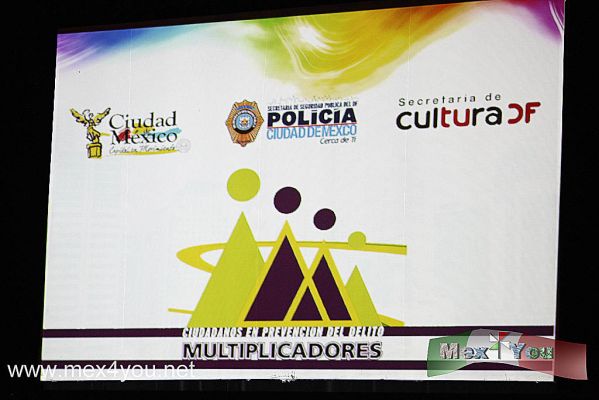 Multiplicadores Ciudadanos para prevenir el Delito (01-03)
El Viernes 23 de Julio en el Teatro de la Ciudad se firmÃ³ un convenio de colaboraciÃ³n para sumar al sector social a las actividades de prevenciÃ³n de la delincuencia e impulsar la corresponsabilidad ciudadana, Elena Cepeda, secretaria de Cultura del Gobierno del Distrito Federal; y Manuel MondragÃ³n y Kalb, secretario de Seguridad PÃºblica, firmaron dicho documento.


Photo by: JesÃºs SÃ¡nchez
Keywords: multiplicadores ciudadanos prevencion prevenir delito crime citizen citizens prevention