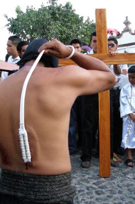 Para pasar Semana Santo en Taxco / To visit Taxco in Easter (02-04)
En Semana Santa podremos observar la procesiÃ³n del silencio donde los creyentes hacen mandas y como muestra de su devociÃ³n se flagelan al recorrido de la procesiÃ³n. 
Keywords: semana santa easter taxco 