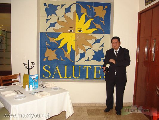 Cliente Un MillÃ³n en el Restaurante Salute / One Million Client in the Salute Restaurant (01-05)
El miercoles 25 de Junio 2008 se celebrÃ³ en el restaurante Salute ubicado en Prado Norte su cliente un millÃ³n.  Aqui el CapitÃ¡n Manuel OrduÃ±a.

On Wednesday, June 25th, 2008 was held at the Salute restaurant located in Prado avenue  its client a million. Here Captain Manuel OrduÃ±a.
Keywords: restaurante salute grupo group bgm