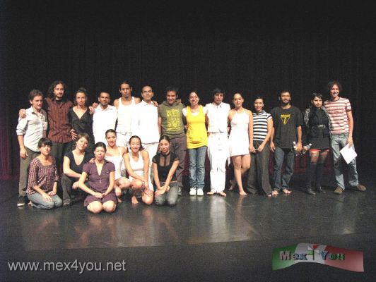 Teatro de la Danza / Dance Teather (02-02)
 En el Teatro de la Danza del Centro Cultural del Bolsque estarÃ¡n presentes las compaÃ±Ã­as: ALMA QUINTANA, ALETHEIA CUERPO ESCÃ‰NICO DE MEXICO, TIERRA INDEPEDIENTE entre otras.  TambiÃ©n a partir del 16 de julio se realizarÃ¡ el 2do festival Internacional de Danza y Medios ElectrÃ³nicos  a cargo de profesionales de la danza.  Le invitamos a asistir y a consultar la cartelera. 

Photo by: JesÃºs SÃ¡nchez. 
Keywords: teatro danza dance teather