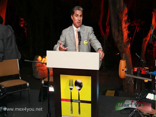Primer Festival GastronÃ³mico / First Gastronomic Festival (01-03)
Este aÃ±o la capital de la RepÃºblica celebrarÃ¡ el Primer Festival GastronÃ³mico de la Ciudad de MÃ©xico, el cual serÃ¡ el detonante para realizar diversos festivales de este tipo por aÃ±o, especÃ­ficamente por temporadas, pues en este paÃ­s varÃ­an los platillos de acuerdo a las estaciones del aÃ±o y las festividades de cada regiÃ³n del paÃ­s y de su capital, dijo Alejandro Rojas DÃ­az DurÃ¡n, secretario de Turismo del Gobierno del Distrito Federal.


Photo by: JesÃºs SÃ¡nchez
Keywords: primer festival gastronomic gastronomico first alejandro rojas distrito federal turismo tourism