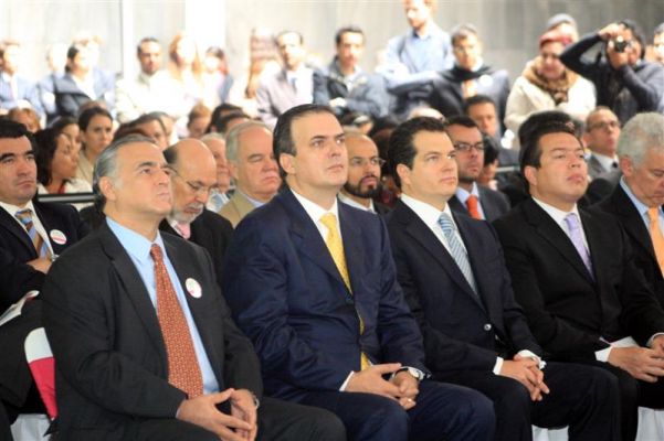 Feria Internacional de Turismo de las AmÃ¨ricas / America Tourism International Fair (02-04)
A fin de que la Ciudad de MÃ©xico recupere lo mÃ¡s pronto posible tasas altas de crecimiento econÃ³mico y de desarrollo y se reposicione en el mundo como destino turÃ­stico, el gobierno capitalino darÃ¡ todo el apoyo para la realizaciÃ³n de la Feria Internacional de Turismo de las AmÃ©ricas, porque es una de las mejores inversiones de tiempo, esfuerzo y de recursos que se puede hacer.
AsÃ­ lo expresÃ³ el jefe de Gobierno del Distrito Federal, Marcelo Ebrard Casaubon, al anunciar de manera oficial la realizaciÃ³n de la Feria Internacional de Turismo de las AmÃ©ricas (FITA 2010), donde indicÃ³ que este sector es una parte importante de la economÃ­a de la capital del paÃ­s, pues tiene que ver con mÃ¡s de la cuarta parte del total del Producto Interno Bruto.

Keywords: FITA Feria internacional turismo fair international tourism  marcelo ebrard