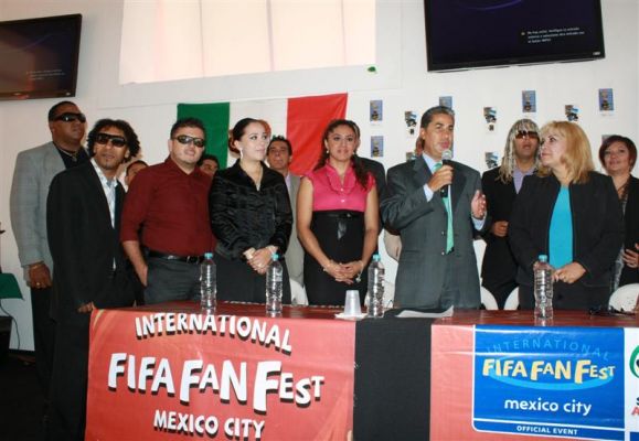 Clausura / Ending FIFA FAN FEST (01-02)
Keywords: clausura ending fifa fan fest copa mundial futbol world cup football alejandro rojas sudafrica 2010