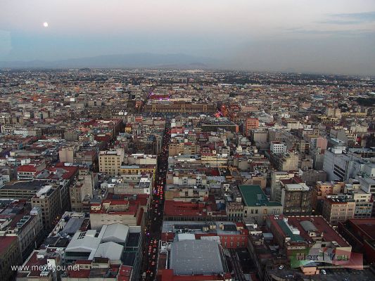 Vista desde la Torre Latinoamericana 02
Vista aÃ©rea del Atardecer en la Ciudad de MÃ©xico desde el Hotel El Miralto de la Torre Latinoamericana. 

Aerial view of Sunset in Mexico City from the Restaurant El Miralto in the Latinoamerican Tower.
Keywords: torre latinoamericana latinamerican tower museum museo