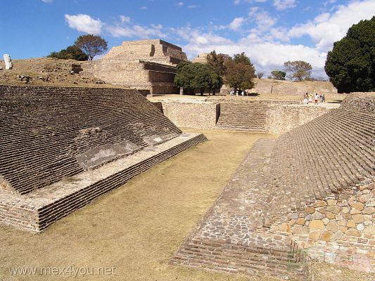 Zona ArqueolÃ³gica  / Archeologic Zone Montealban Oaxaca 02
Keywords: zona arqueologica archaeologic zone montealban oaxaca prehispanico prehispanic ruinas ruins mixteca archaeological juego pelota ball play piramide pyramid piramides